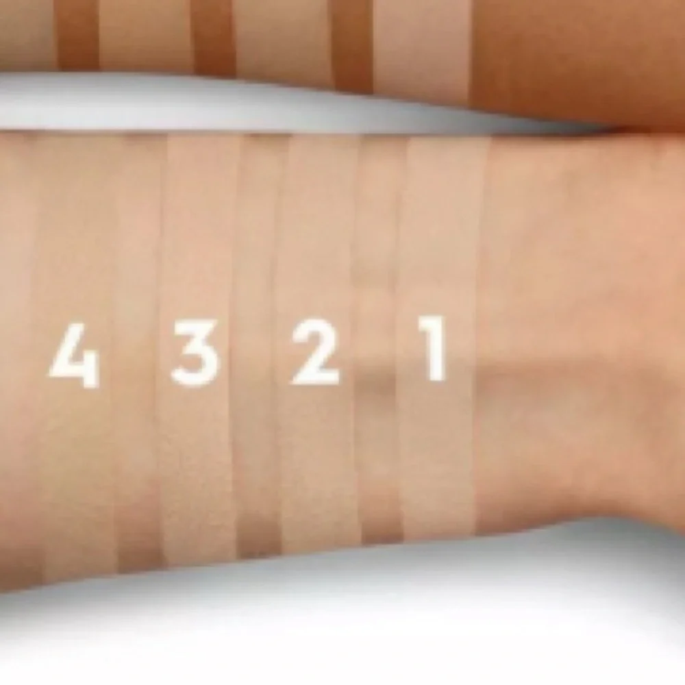 Urban Decay Face Bond Self-Setting Waterproof Beige Foundation
(# 3 Fair Warm) - Picture 4 of 4